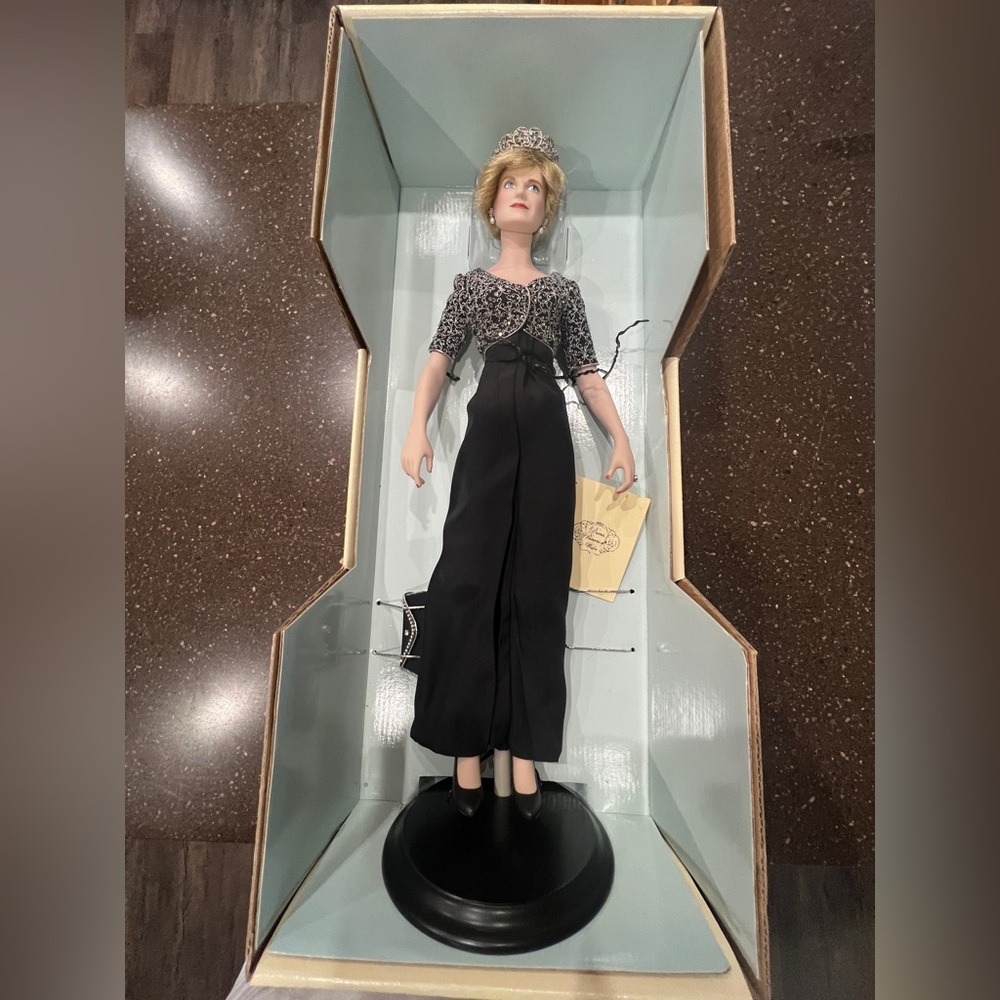Franklin Mint Princess Diana porcelain portrait edition doll in original box.